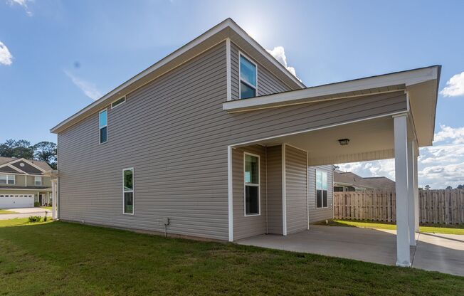 Summerton Beauty!  Ready for your family to make memories in!   **ASK ABOUT OUR MOVE IN SPECIAL!**