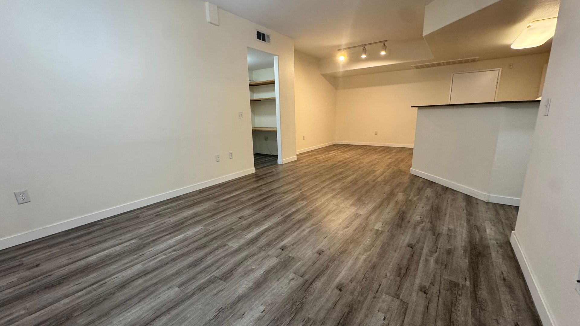 Great Southwest location in vicinity of Flamingo and Fort Apache