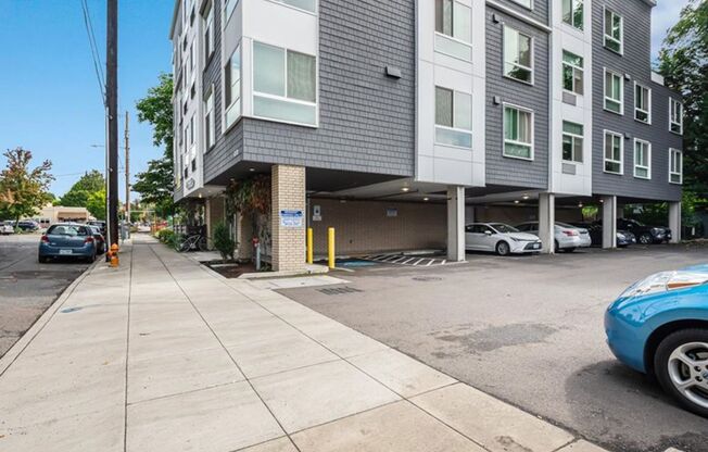 2 beds, 1 bath, 751 sqft, $1,995, Unit 305