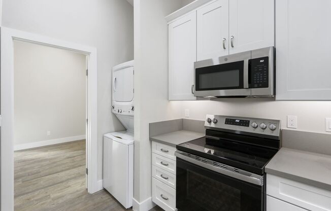 1 bed, 1 bath, $1,900, Unit 838dst #A