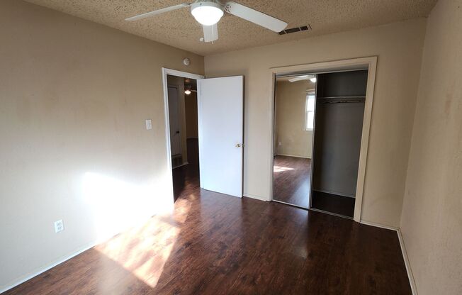 2 beds, 1 bath, $995, Unit Unit 4