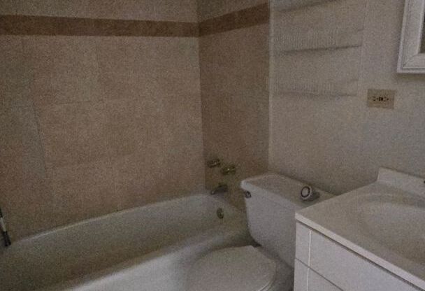 1 bed, 1 bath, 700 sqft, $1,690, Unit 431-#323