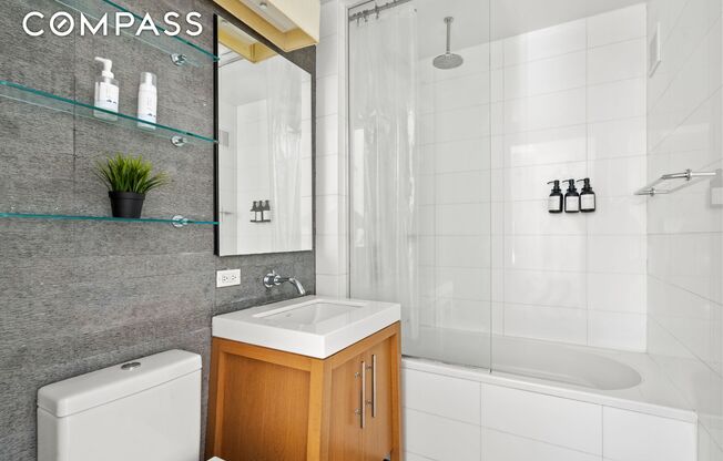 Studio, 1 bath, 620 sqft, $3,850, Unit 706