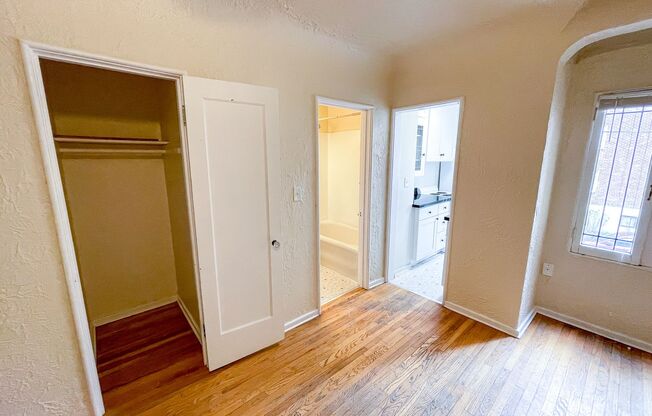 Studio, 1 bath, 420 sqft, $1,795, Unit 16