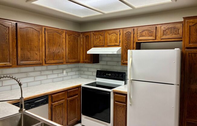 2 beds, 2 baths, $1,195, Unit # 287