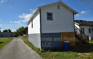 1060 1/2 E WABASH ST
