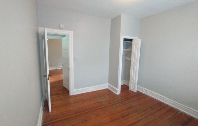 3 beds, 1 bath, 5 sqft, $1,675, Unit 3B