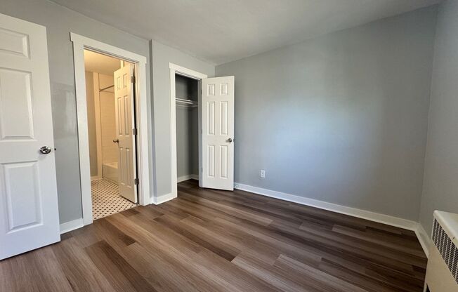 1 bed, 1 bath, 450 sqft, $1,549, Unit 5326 Fifth Ave. #12