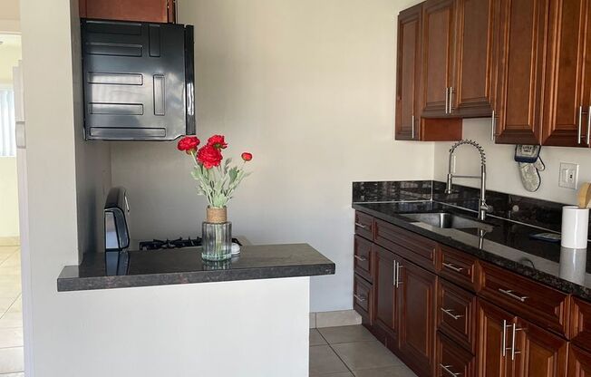 1 bed, 1 bath, $2,025, Unit 55-07