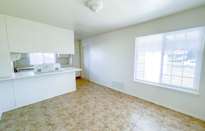 Spacious 3 Bedroom 2 Bath Home In North Salinas!