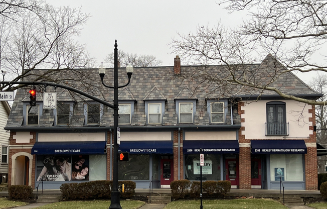 2352 1/2 E MAIN ST