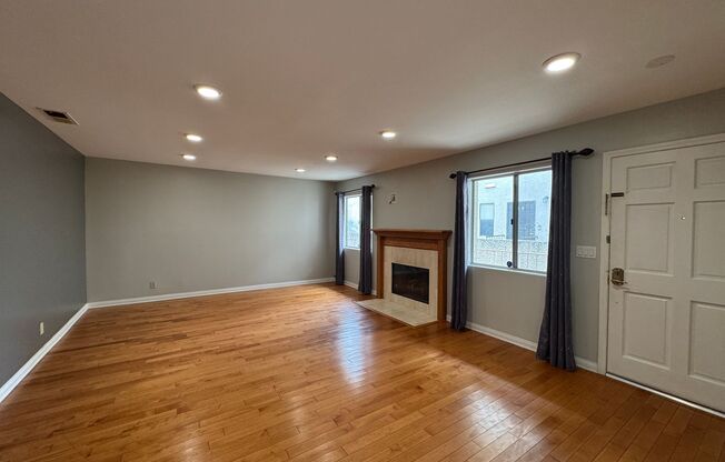 Beautiful 3bd 2.5 bath townhome