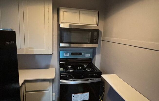 Studio, 1 bath, 450 sqft, $600, Unit D3