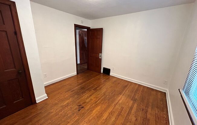 2 beds, 1 bath, $1,150