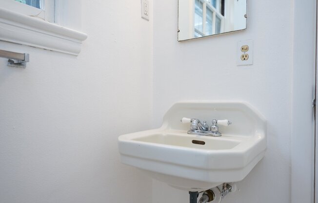 1 bed, 1 bath, 640 sqft, $1,499, Unit 5500-3