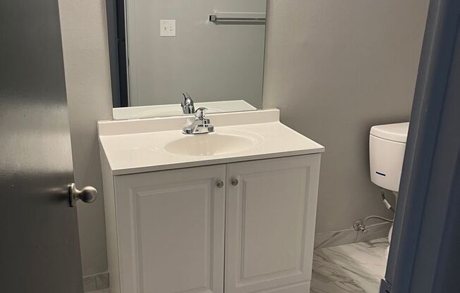 1 bed, 1 bath, 750 sqft, $999, Unit Unit 4