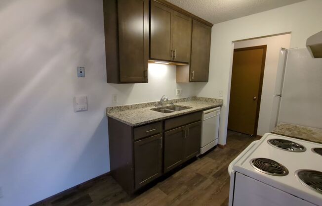 2 beds, 1 bath, 700 sqft, $850, Unit 1034-058