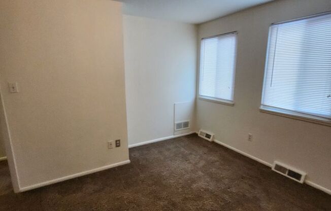 3 beds, 1.5 baths, 927 sqft, $1,649, Unit 119 E. Sprague