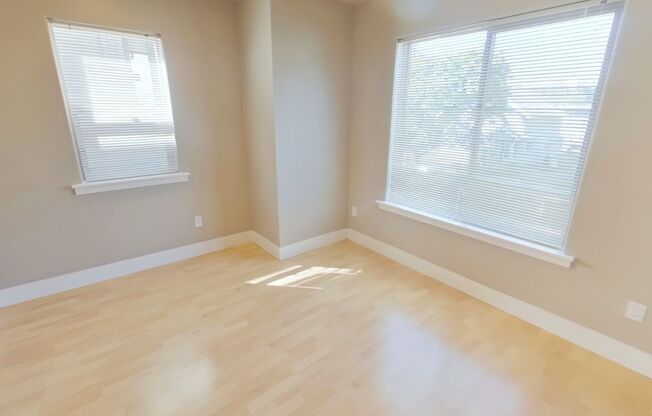 2 beds, 1 bath, $1,600, Unit 2