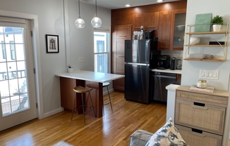 1 bed, 1 bath, 614 sqft, $2,400, Unit 3