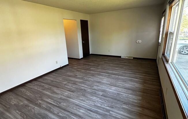 2820-2822 Beverly Hills Dr