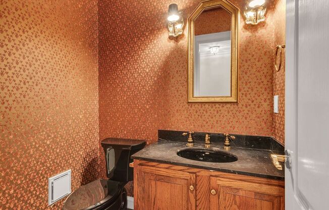 Newly Renovated Condo in The Westende with Stylish Upgrades and Exceptional Storage!