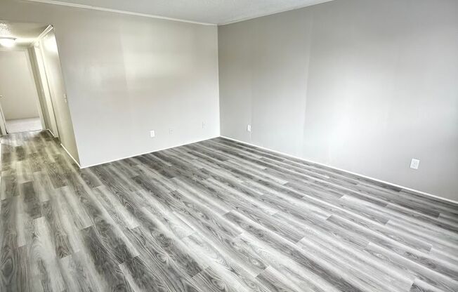 3 beds, 1.5 baths, 1,000 sqft, $1,323, Unit 442-B