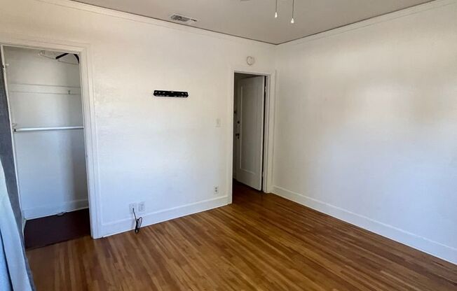 2 beds, 1 bath, $2,800