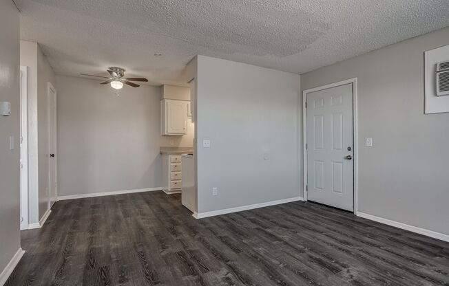 2 beds, 1 bath, 800 sqft, $980, Unit 5903-103