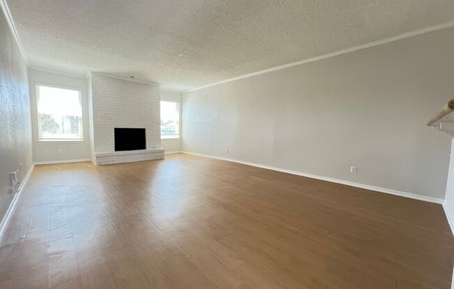 2 beds, 1 bath, 992 sqft, $1,404, Unit ABB-2-233