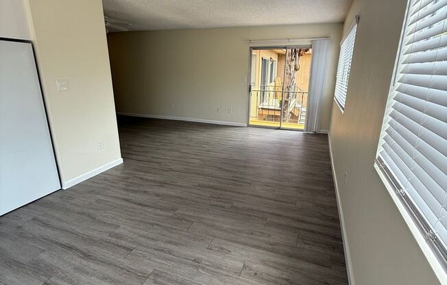 4605 Olney