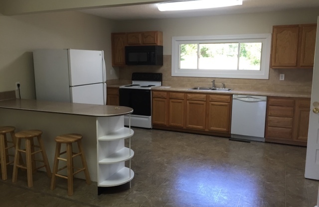 3 BR with large remodeled kitchen convenient to Revolution Mill area