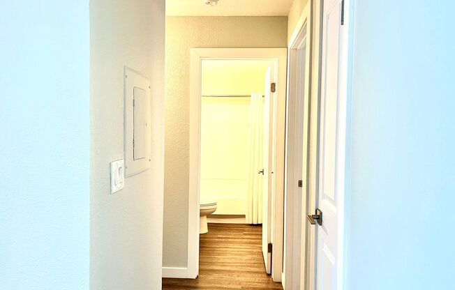 2 beds, 2 baths, 992 sqft, $2,355, Unit 165 (Furnished)