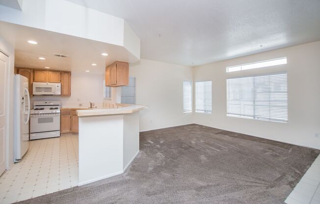 2 beds, 2 baths, $3,000