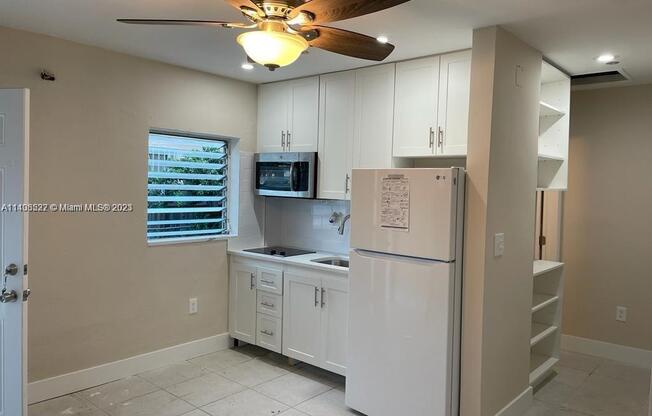639 TAMIAMI BLVD