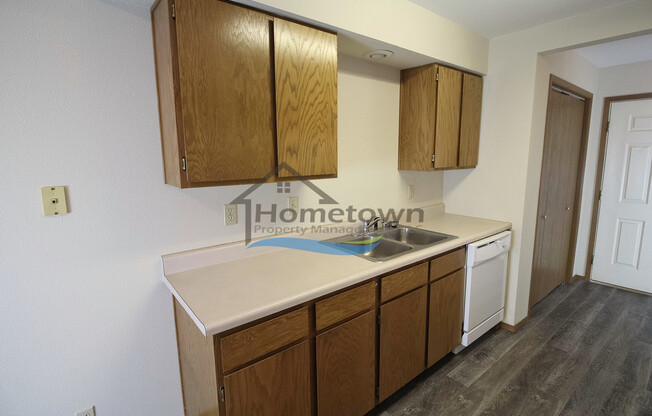 2 beds, 1 bath, 960 sqft, $1,200, Unit H2