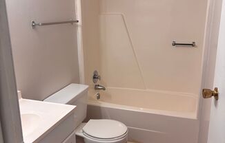 1 bed, 1 bath, 576 sqft, $725, Unit 403