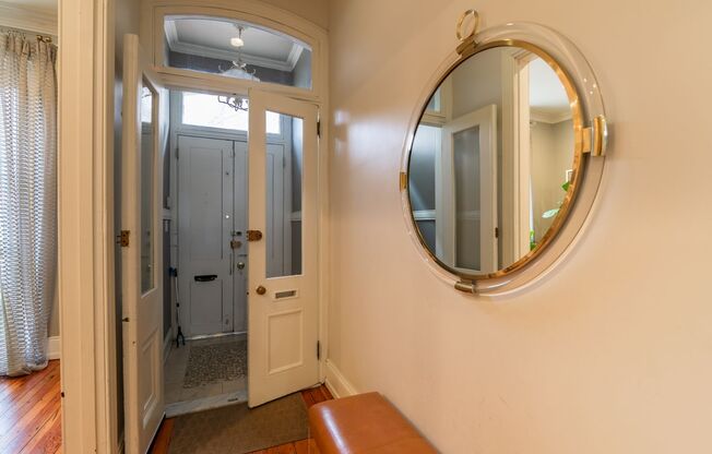 5 Bedroom Townhouse in Spruce Hill