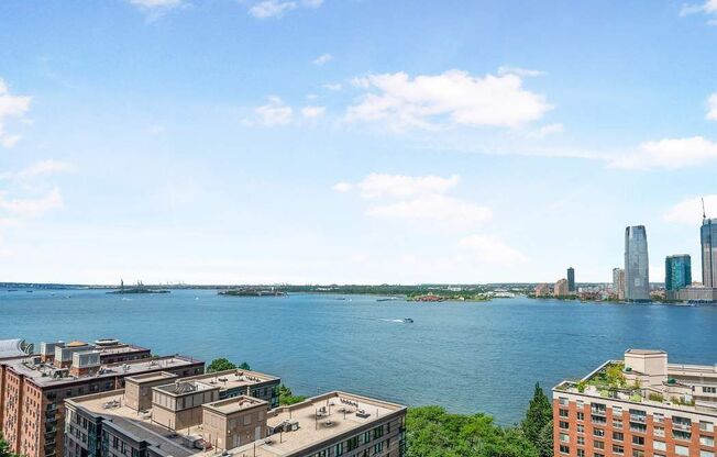 1 bed, 1 bath, 700 sqft, $5,250, Unit 19F