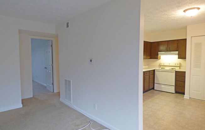2 beds, 1 bath, 904 sqft, $1,025, Unit 48