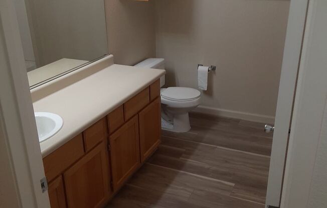 3 beds, 2 baths, 1,076 sqft, $2,200, Unit 2004