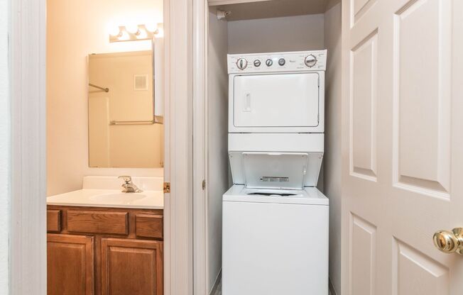 2 beds, 1 bath, 980 sqft, $1,110, Unit 3110