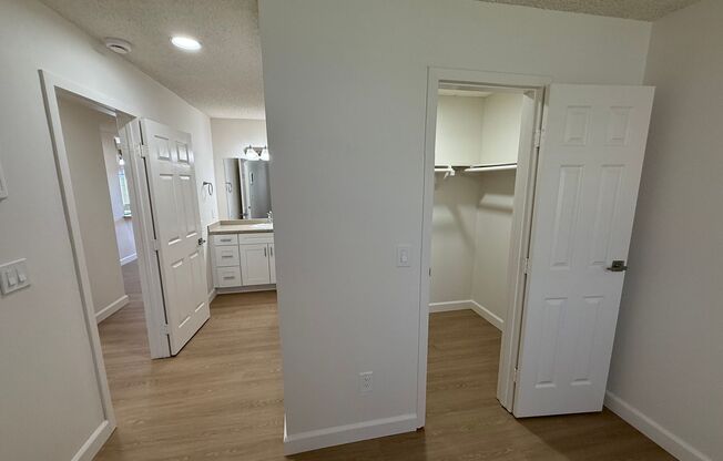 2 beds, 2 baths, $2,595, Unit A-18