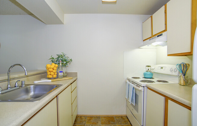 1 bed, 1 bath, 730 sqft, $1,600, Unit B-050