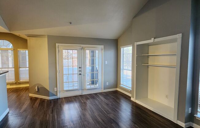 1 bed, 1 bath, 802 sqft, $1,375, Unit 712-u
