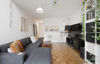 1 bed, 1.5 baths, $4,795, Unit 3B