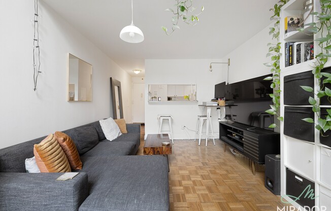 1 bed, 1.5 baths, $4,795, Unit 3B