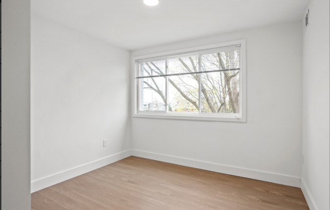 2 beds, 1 bath, 786 sqft, $1,900, Unit 004