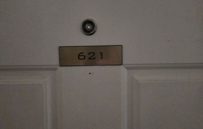 1 bed, 1 bath, 877 sqft, $795, Unit 621