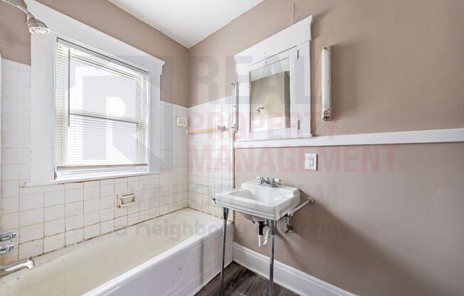 121 Logan St